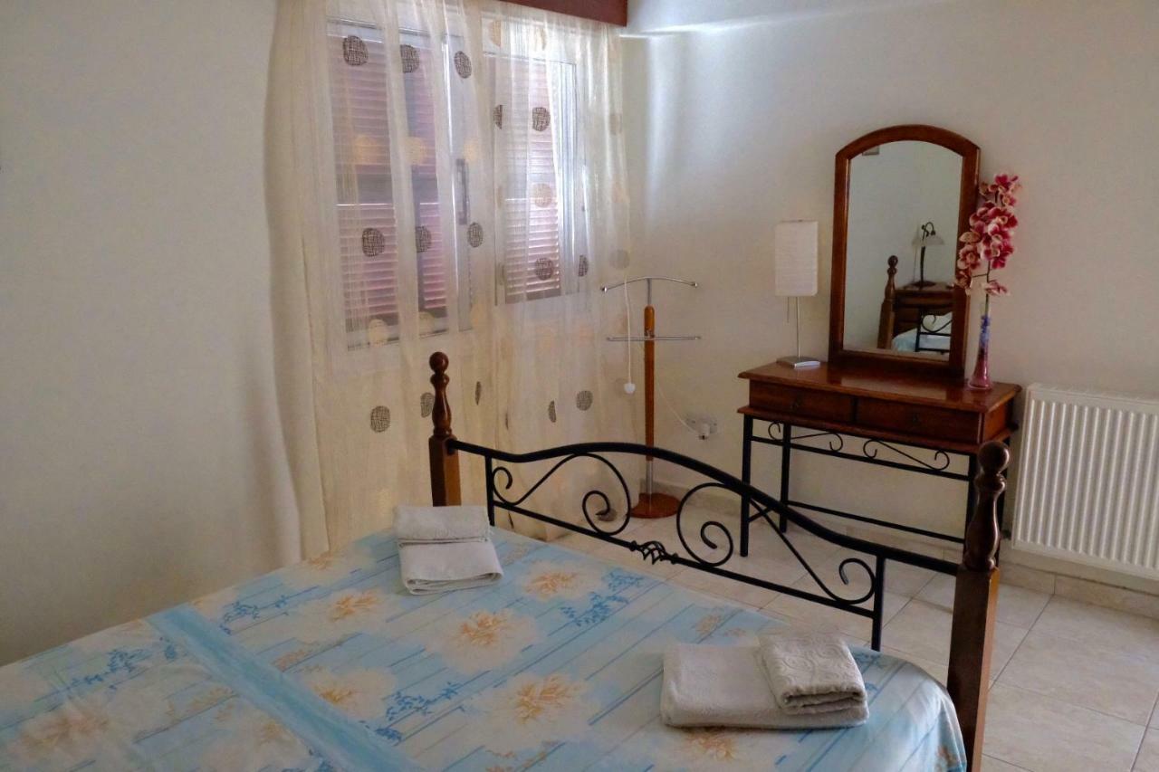 Villa On The First Line Peyia Exterior foto
