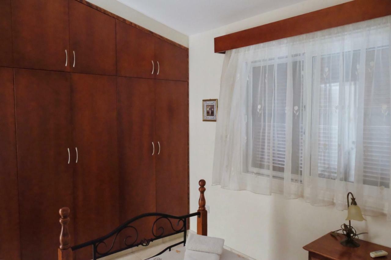 Villa On The First Line Peyia Exterior foto