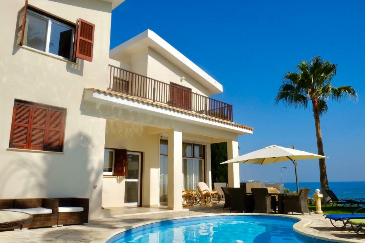 Villa On The First Line Peyia Exterior foto
