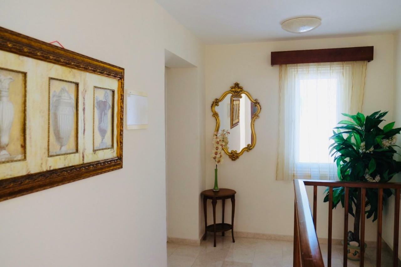 Villa On The First Line Peyia Exterior foto